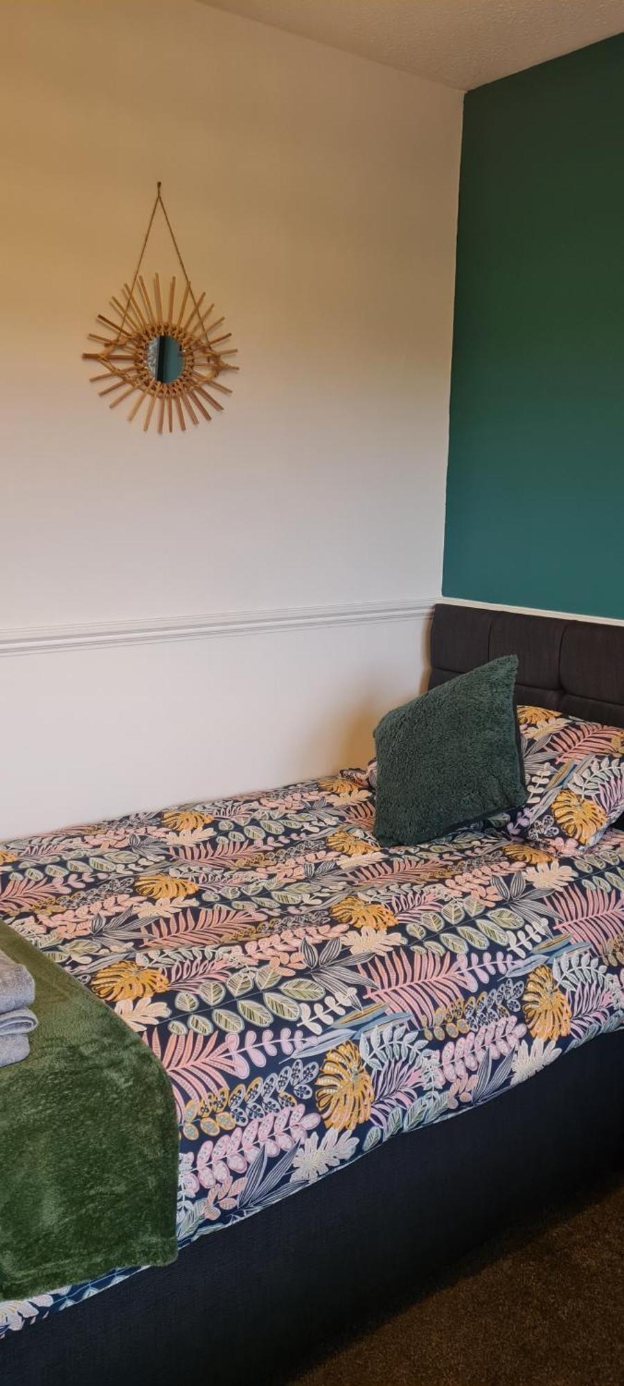 Stylish Home In Linlithgow With Free Parking Buitenkant foto